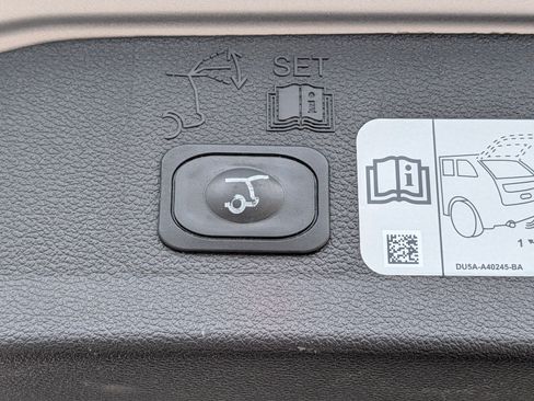 Used 2019 Ford Escape Titanium FWD image 14