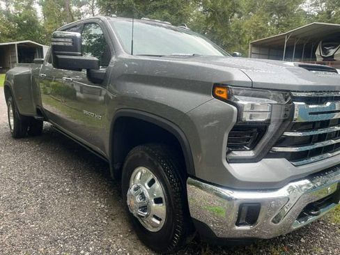 Used 2025 Chevrolet Silverado 3500 LTZ w/ LTZ Plus Package AWD/4WD image 2