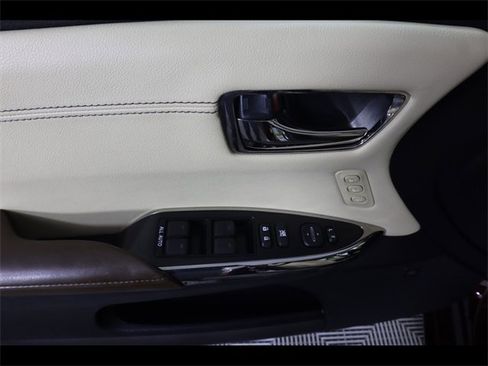 Used 2015 Toyota Avalon Limited image 21