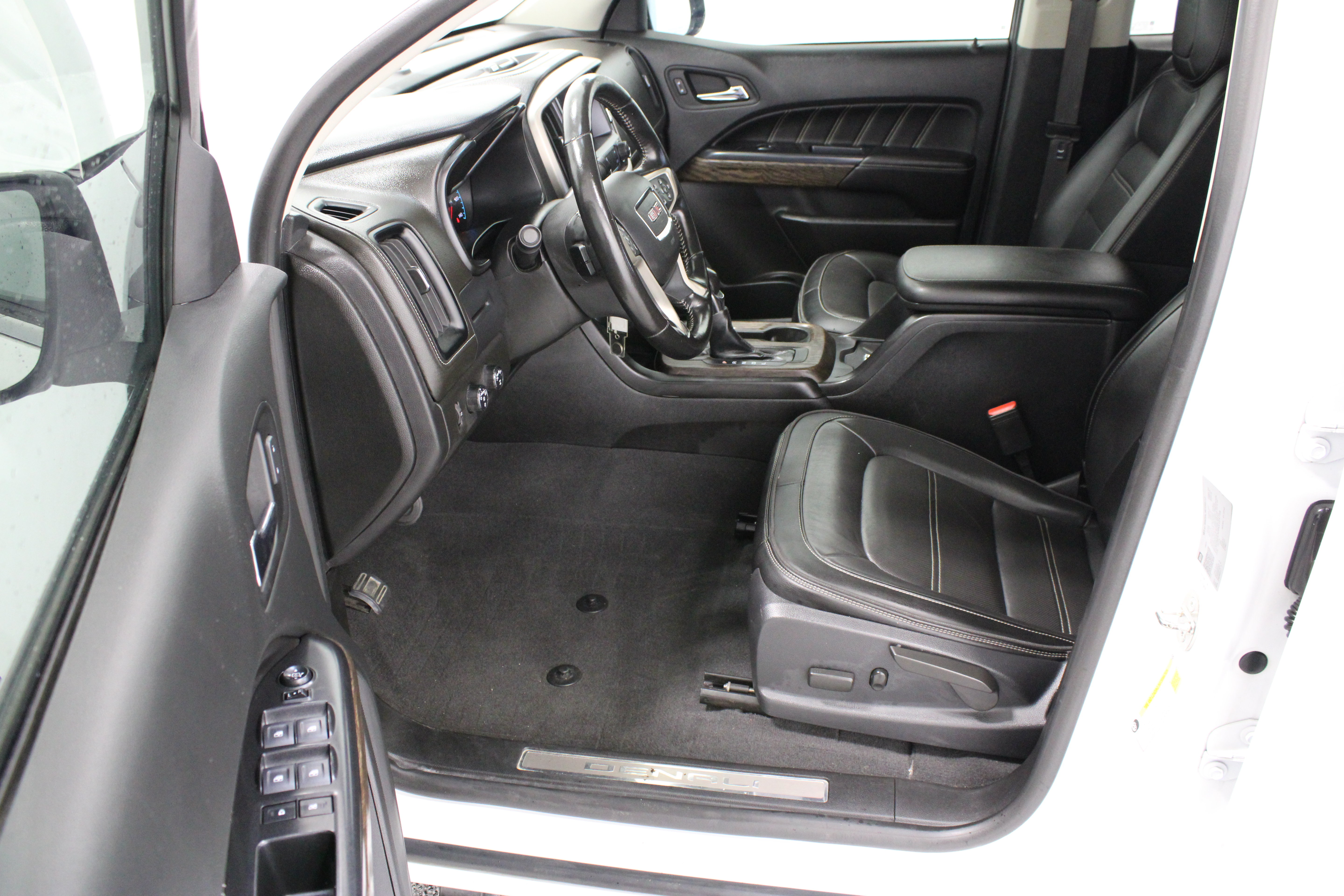 Used 2022 GMC Canyon Denali AWD/4WD image 15