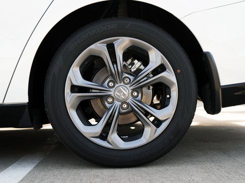 Used 2025 Honda Accord EX-L image 15