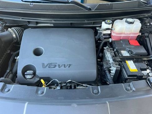 Used 2023 Chevrolet Traverse LT image 24