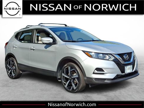 Certified 2022 Nissan Rogue Sport SL image 1
