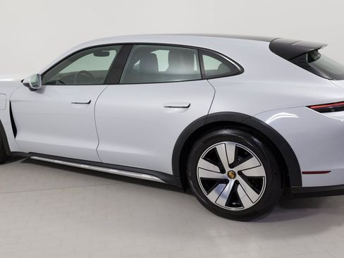 Used 2023 Porsche Taycan 4 Cross Turismo image 25