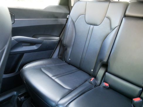 Certified 2024 Kia Sorento S w/ Panoramic Sunroof Package AWD/4WD image 12