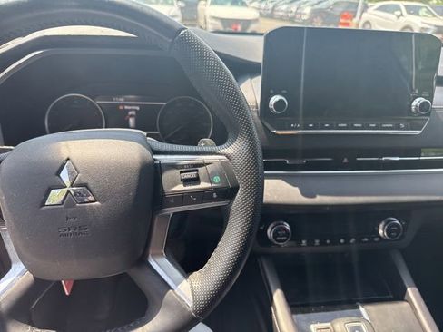 Used 2024 Mitsubishi Outlander SE AWD/4WD image 9