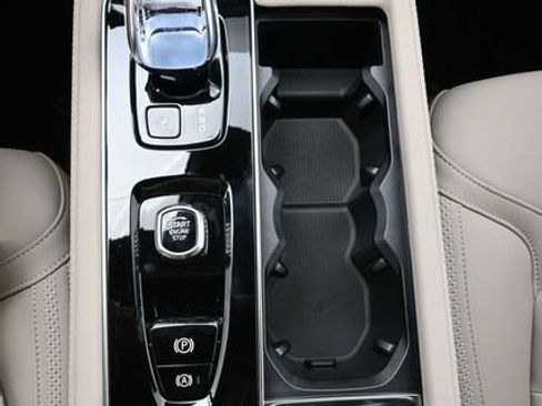 New 2026 Volvo XC90 T8 Plus w/ Protection Package Premier AWD/4WD image 12
