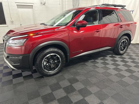 Used 2025 Nissan Pathfinder Rock Creek image 5
