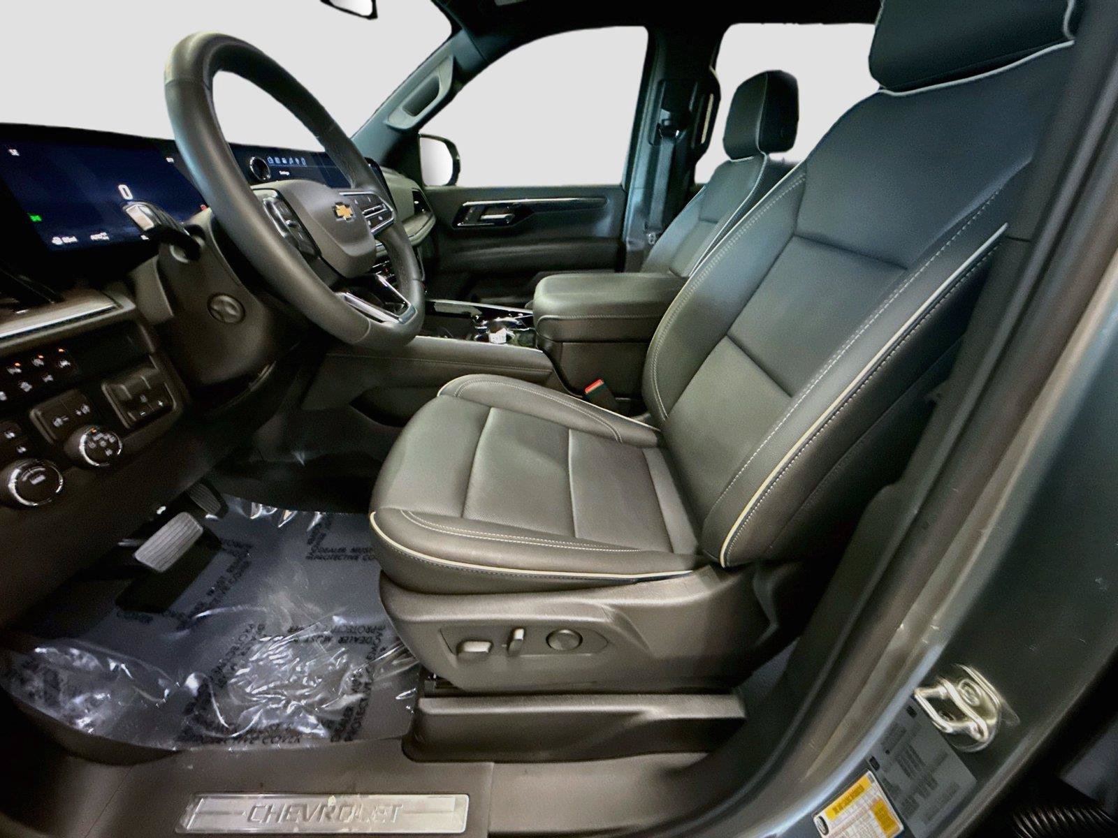 Used 2026 Chevrolet Tahoe Premier w/ Sun And Tow Package AWD/4WD image 21