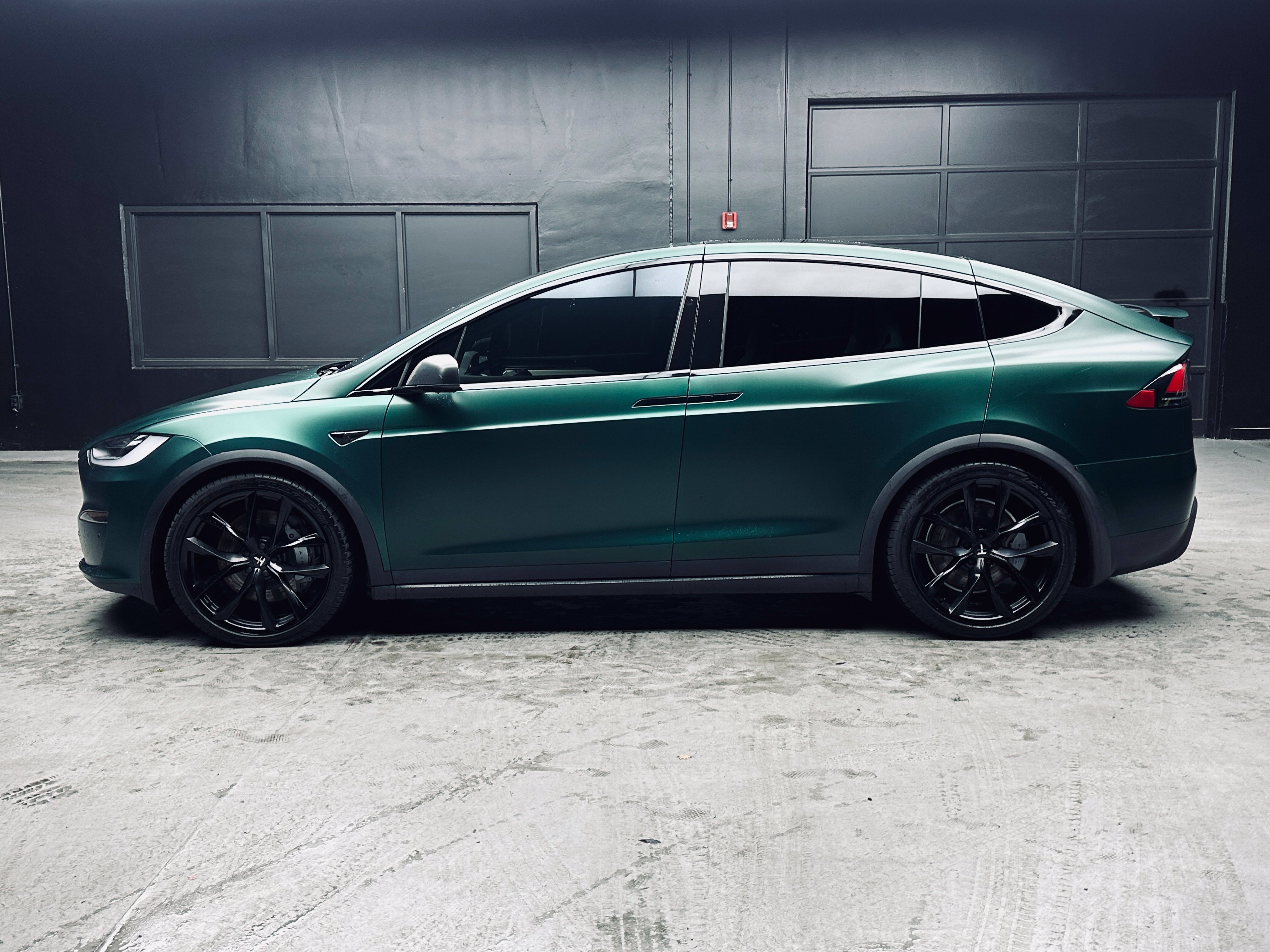 Used 2022 Tesla Model X Plaid AWD/4WD image 4