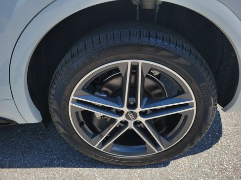 Certified 2023 Audi Q5 e Premium Plus AWD/4WD image 32