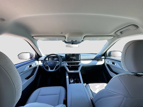 New 2026 Ford Explorer Active image 15