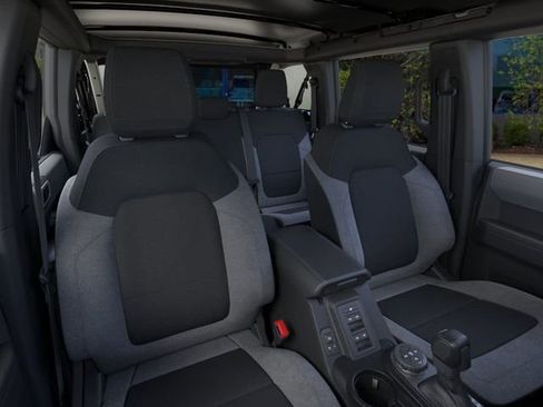 New 2025 Ford Bronco 4-Door image 10