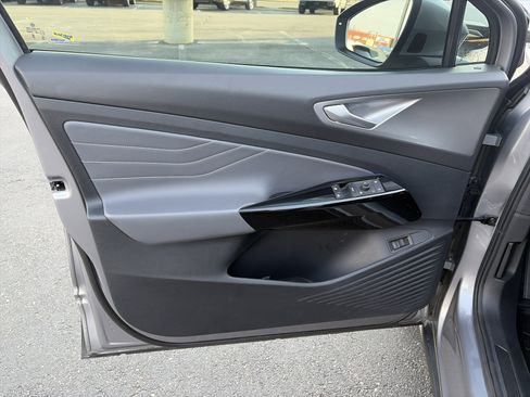 Used 2023 Volkswagen ID.4 Pro S image 17