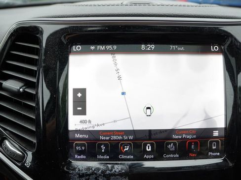 Used 2019 Jeep Cherokee Limited w/ Trailer Tow Group AWD/4WD image 6