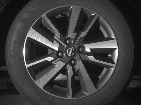 Used 2025 Nissan Versa SV FWD image 15