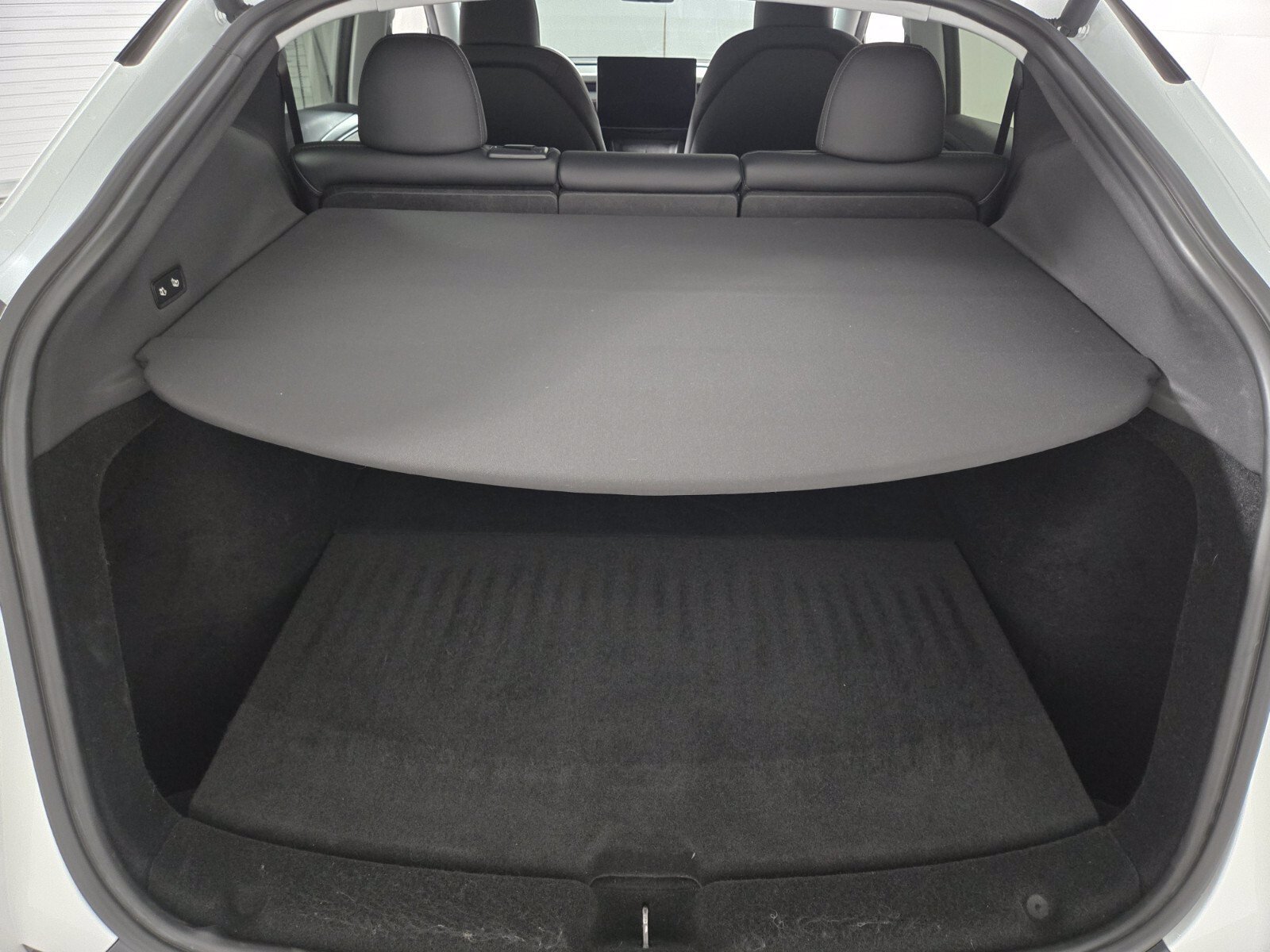Used 2026 Tesla Model Y Long Range RWD image 15