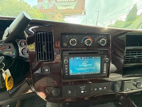 Used 2015 Chevrolet Express 2500 RWD image 66