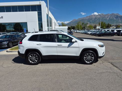 Used 2020 Jeep Cherokee Latitude Plus w/ Cold Weather Group AWD/4WD image 2