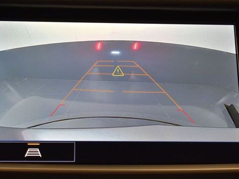 Used 2025 Cadillac XT5 Premium Luxury FWD image 19