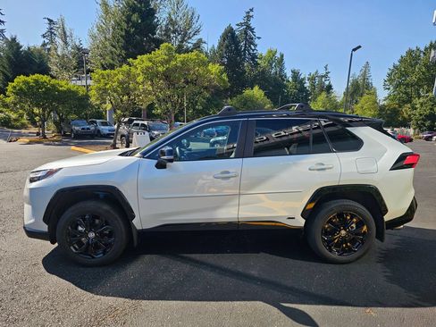 Used 2023 Toyota RAV4 XSE AWD/4WD image 4