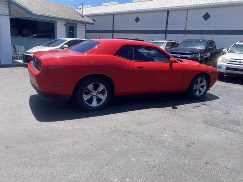 Used 2015 Dodge Challenger SXT image 13