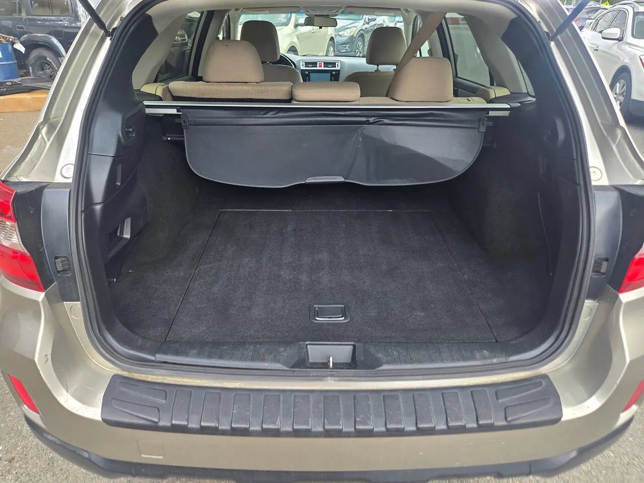 Used 2016 Subaru Outback 2.5i Premium AWD/4WD image 47