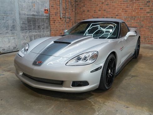 Used 2008 Chevrolet Corvette Convertible w/ Preferred Equipment Group RWD image 5