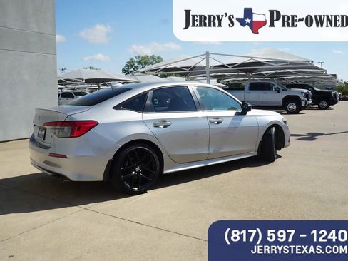 Used 2024 Honda Civic Sport image 5