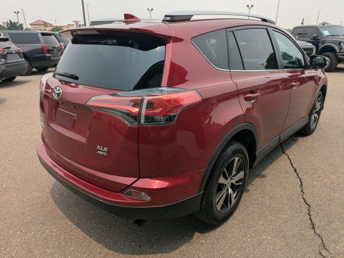 Used 2018 Toyota RAV4 XLE w/ Plus Extra Value Package AWD/4WD image 5