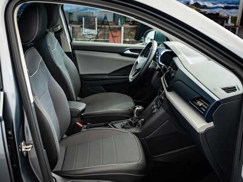 Used 2024 Volkswagen Taos SE image 23