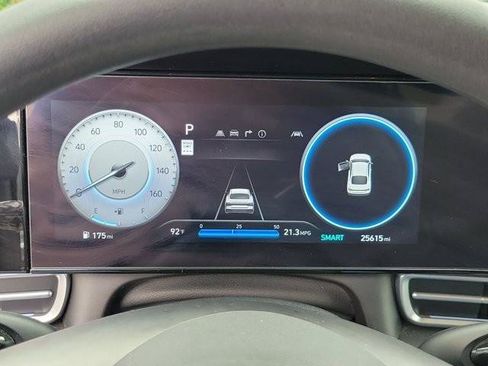 Certified 2024 Hyundai Elantra SEL FWD image 23