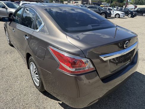 Used 2015 Nissan Altima 2.5 S w/ Power Driver Seat Package FWD image 4