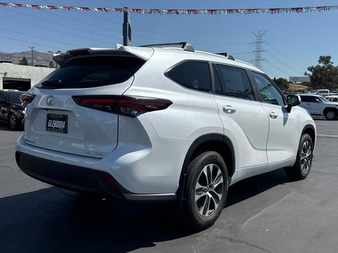 New 2026 Toyota Highlander XLE AWD/4WD image 11