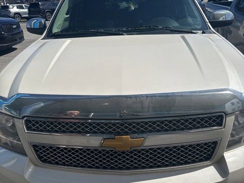 Used 2012 Chevrolet Suburban LTZ image 4