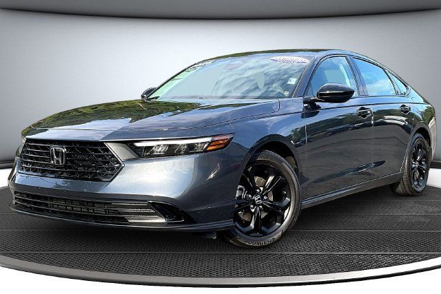 Certified 2025 Honda Accord SE image 1