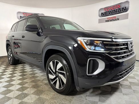 Used 2025 Volkswagen Atlas SE image 1