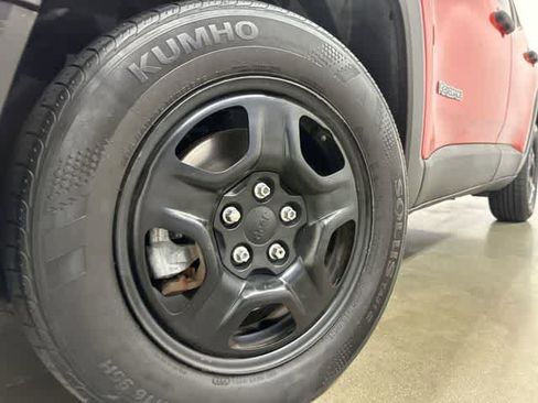 Used 2020 Jeep Renegade Sport image 28