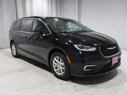 Used 2024 Chrysler Pacifica Touring-L