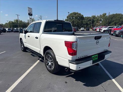 Used 2024 Nissan Titan SV w/ SV Convenience Package image 10