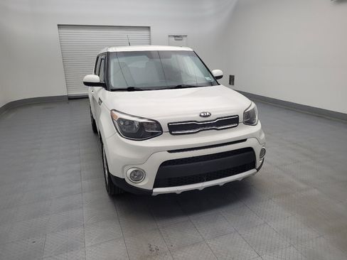 Used 2018 Kia Soul + FWD image 14
