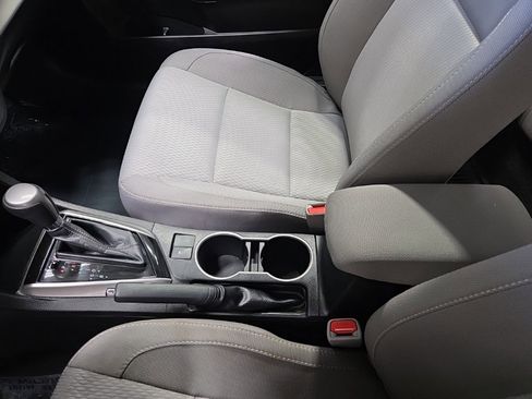 Used 2015 Toyota Corolla LE image 22