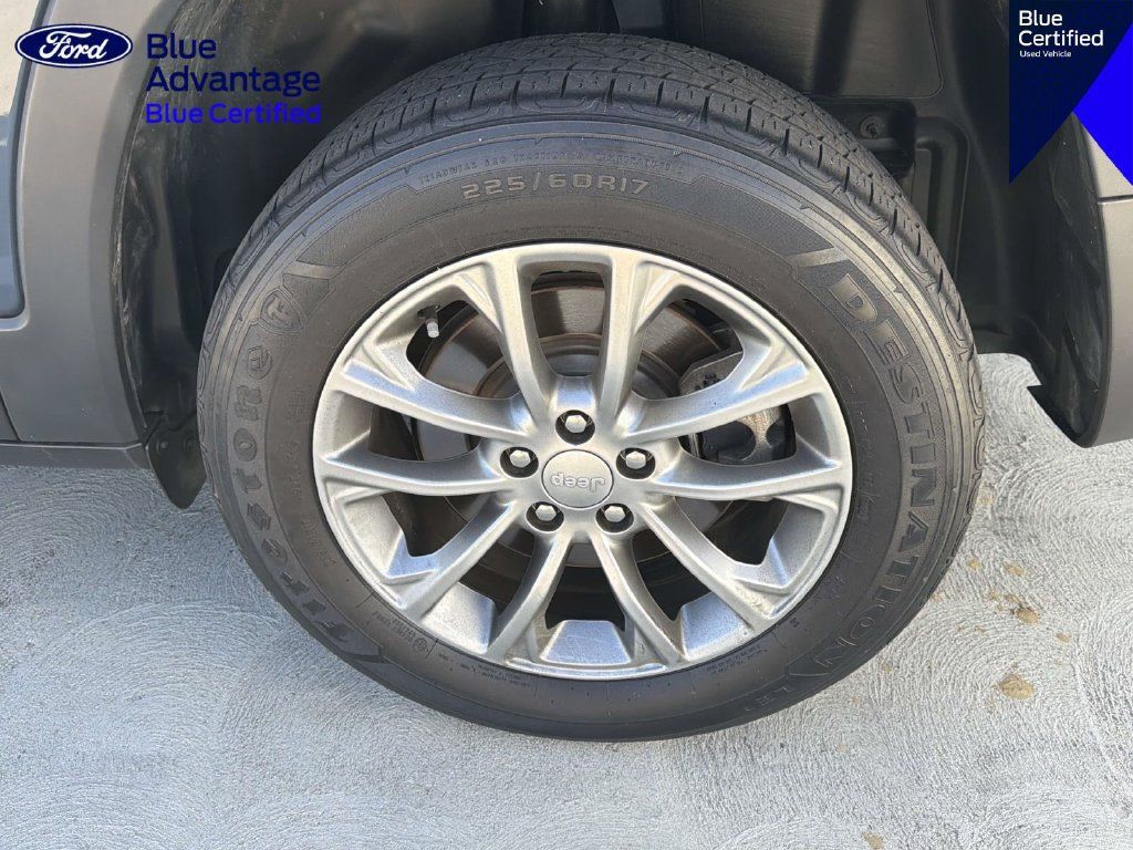 Used 2022 Jeep Cherokee Latitude Lux FWD image 17
