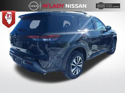 New 2026 Nissan Pathfinder SL image 7