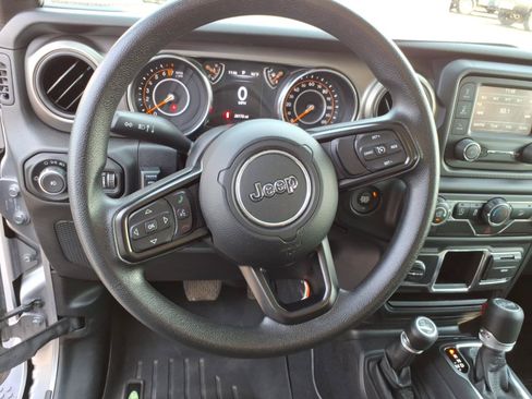 Used 2019 Jeep Wrangler Sport AWD/4WD image 23