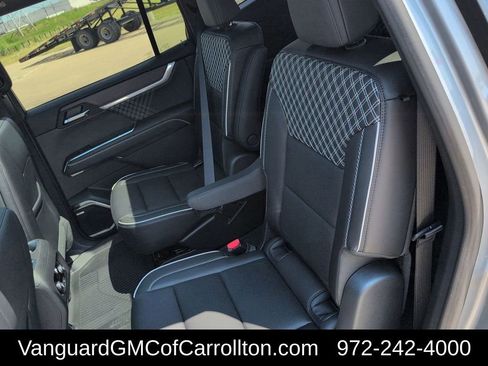 New 2026 GMC Acadia Denali w/ Super Cruise Package FWD image 17