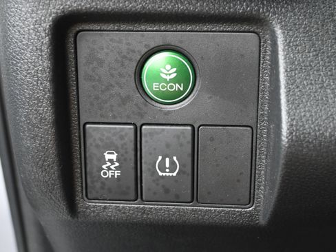 Used 2018 Honda HR-V EX image 12