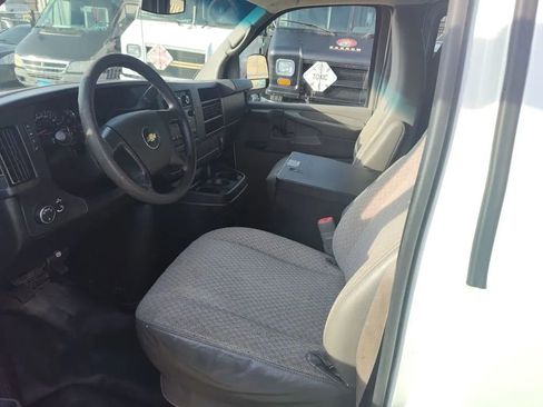 Used 2012 Chevrolet Express 2500 RWD image 11