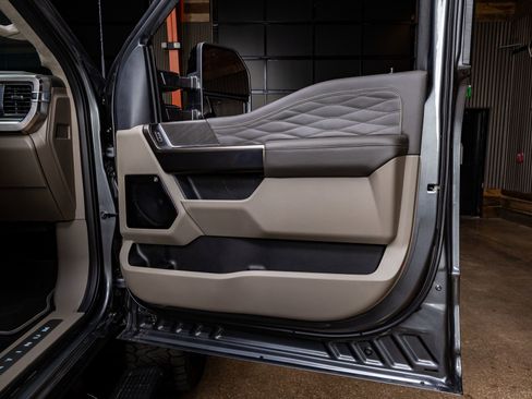 Used 2026 Ford F450 Platinum w/ Platinum Plus Package image 36