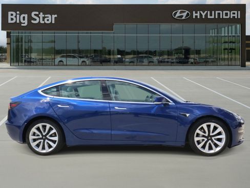 Used 2019 Tesla Model 3 Standard Range RWD image 5